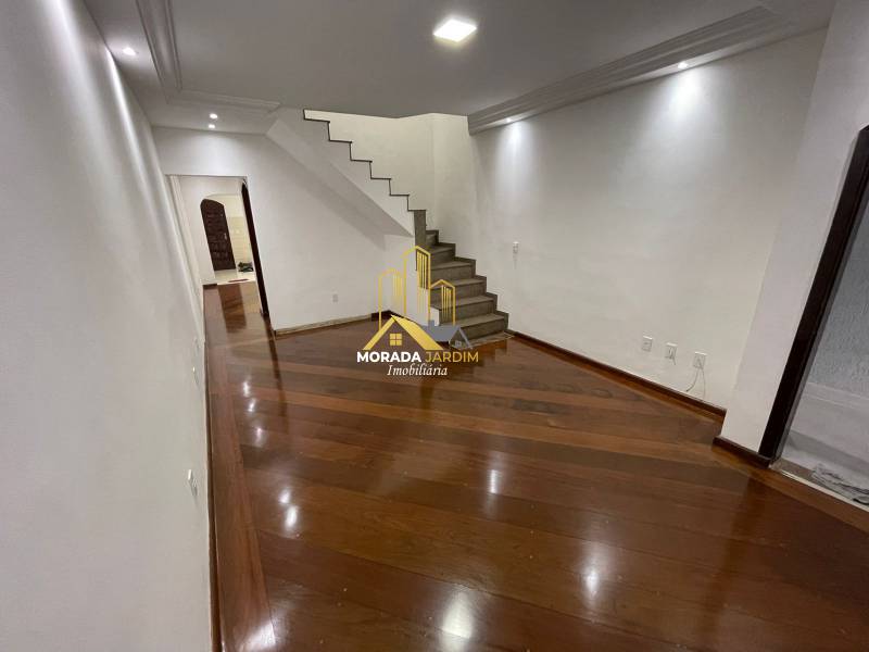 Sobrado à venda em Santo André, Jardim das Maravilhas, com 3 quartos, 125m² - Morada Jardim Negócios Imobiliario